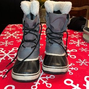 Sorel Winter Carnival Snowboot waterproof size 8